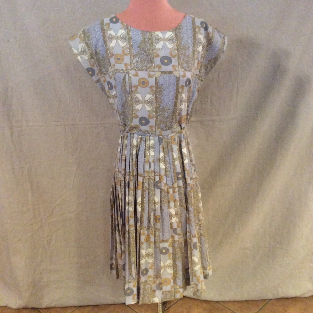 VINTAGE 60s Windowpane lady like  modest  pleat day/chore  Dress - Picture 7 of 12